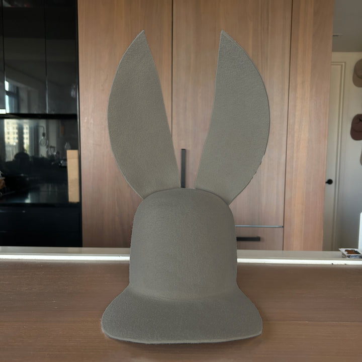 Khia Tullae Bunny Lid hat in ash grey felt, front view