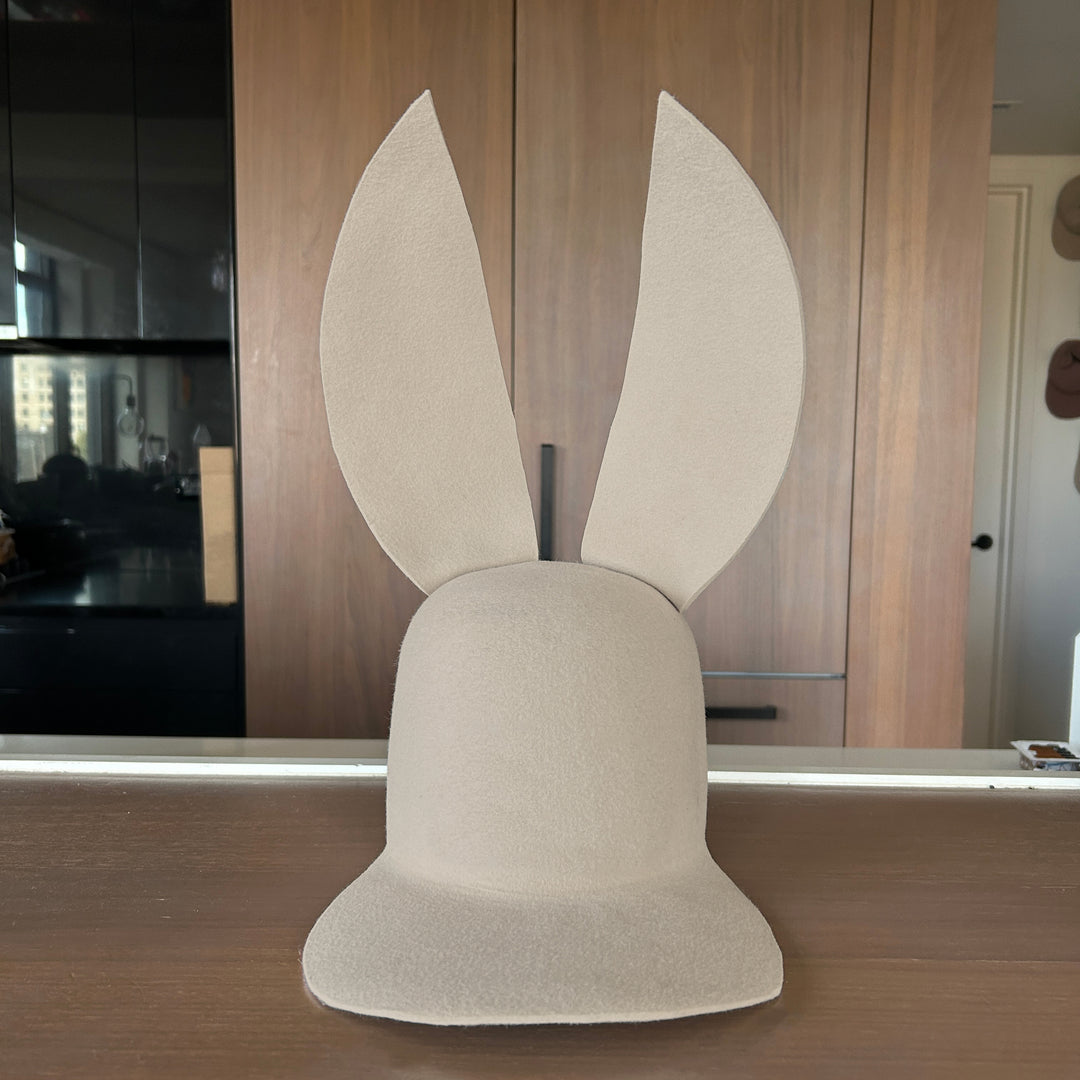 Khia Tullae Bunny Lid hat in silver belly felt, front view
