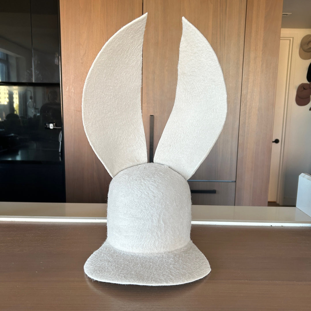 Khia Tullae Grizzly Bunny Lid hat in bone felt, front view
