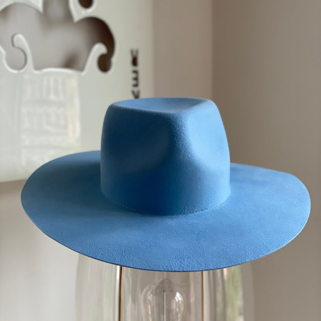 Khia Tullae Indie fedora in aluminum, 100% wool, front view
