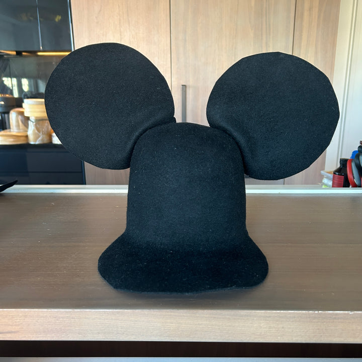 Khia Tullae The Orbit Lid hat in black felt, front view